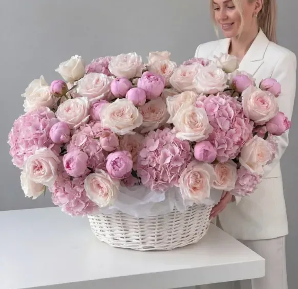 Букеты с ГОРТЕНЗИЯМИ Букет Поэма в цветах