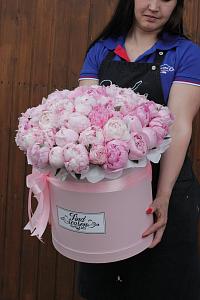 Пионы в коробке