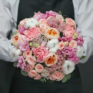 Свадебные букеты из лизиантуса