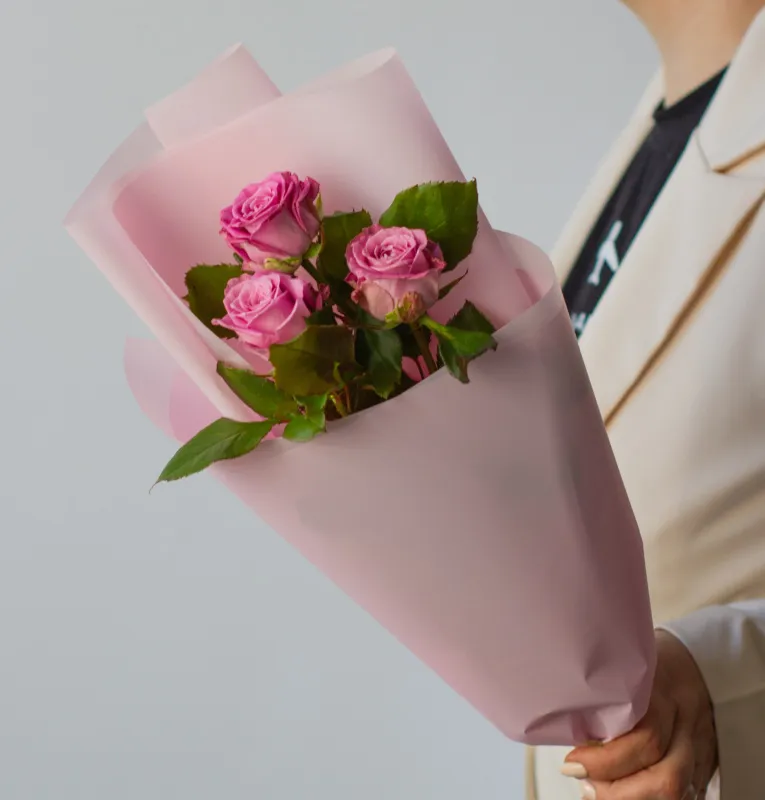 Детские букеты Букет 3 розы с бесплатной доставкой