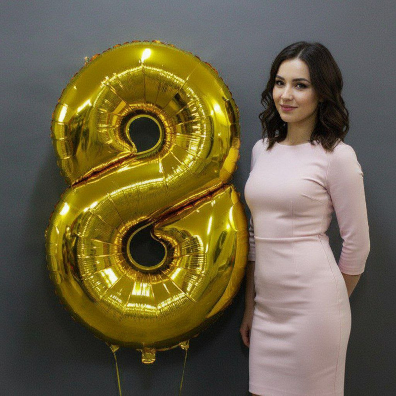 Цифра 8 золотая