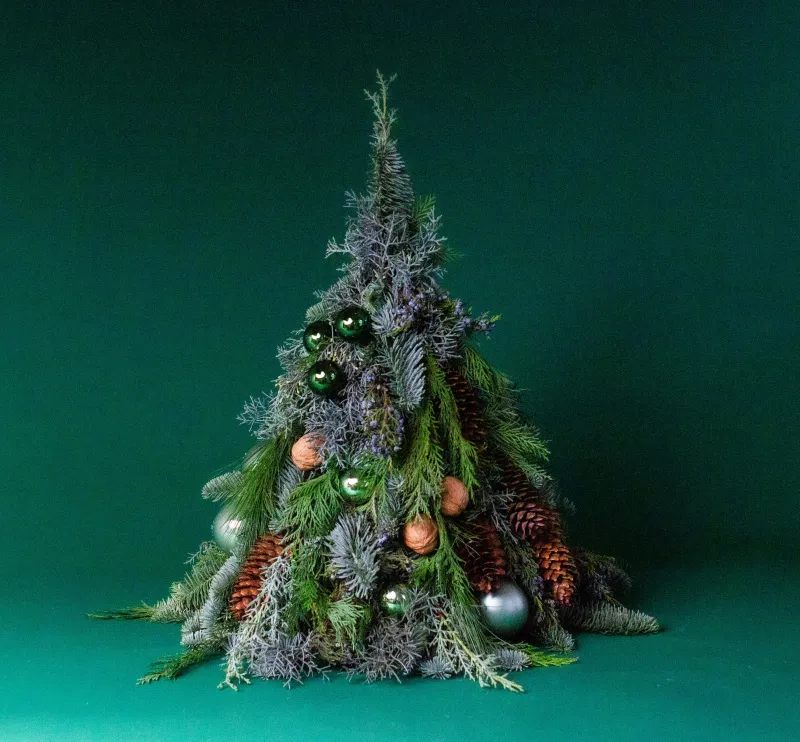 Новогодние композиции Цветочная композиция Сокровища мороза