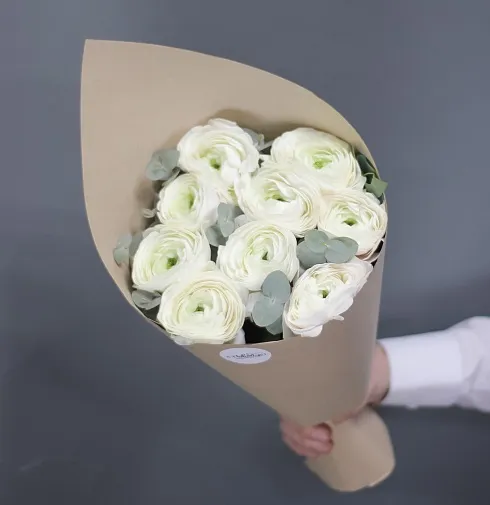 Белые ранункулюсы