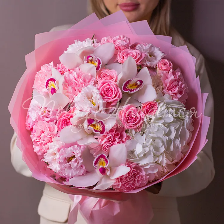 Гортензии и гвоздики