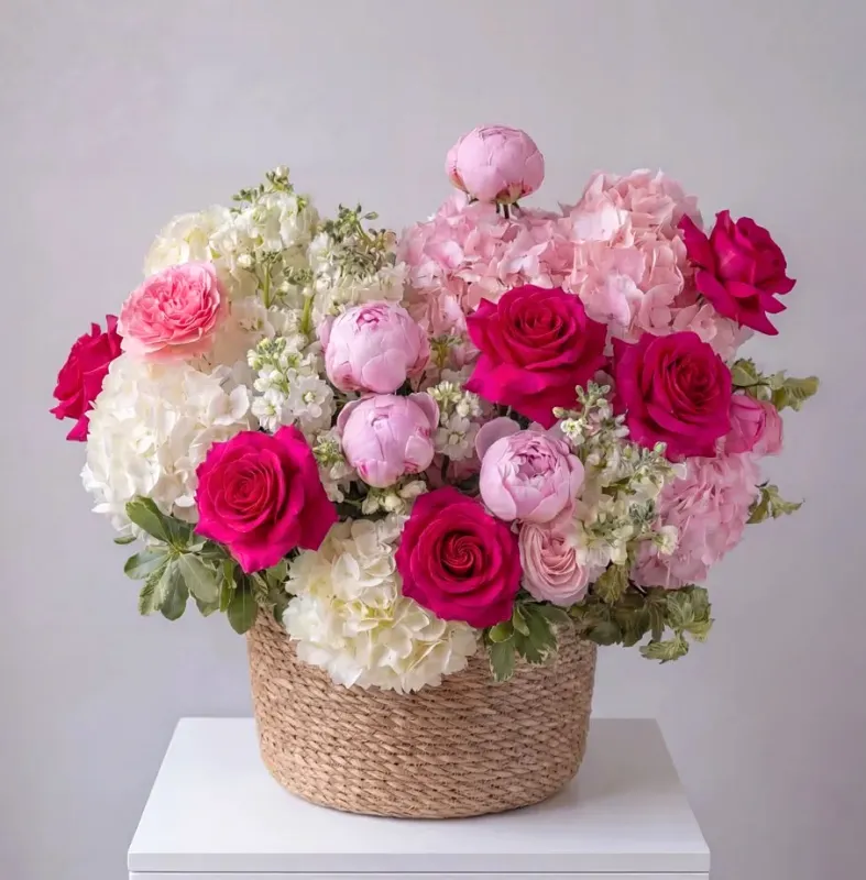 Букеты с ГОРТЕНЗИЯМИ Букет Поцелуй на рассвете