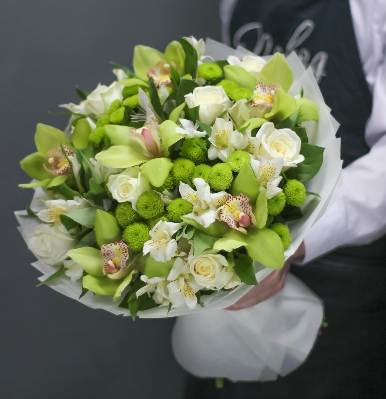 Зеленый букет цветов - купить с бесплатной доставкой 24/7 по Москве