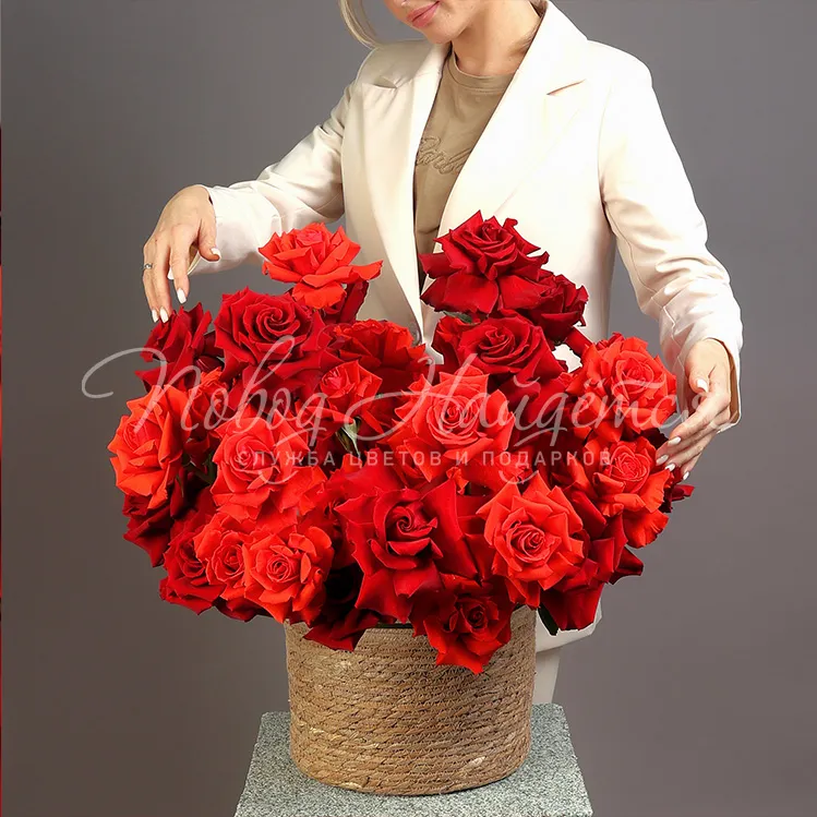 Розы в корзинах Корзина Закатные краски