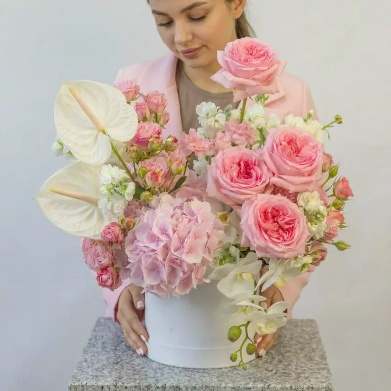 Цветы в шляпной коробке Корзина Воздушное настроение