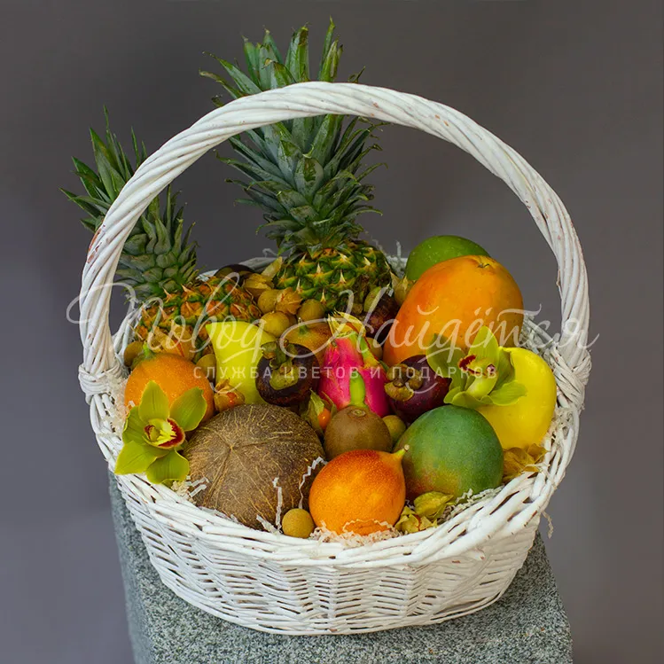 Корзины с экзотическими фруктами