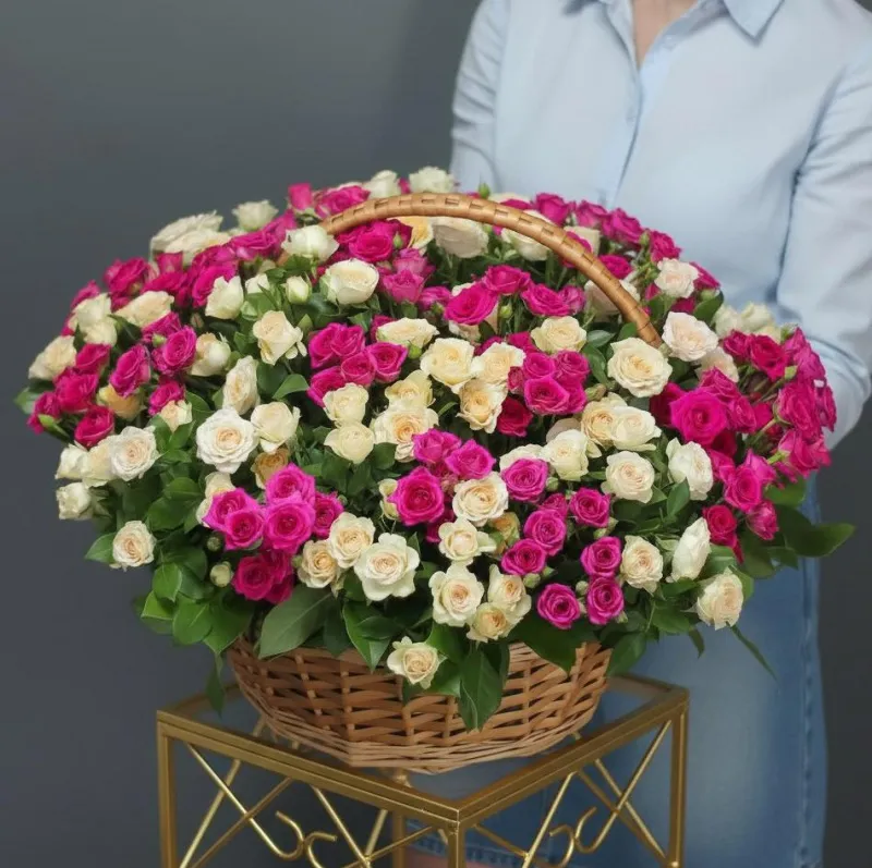 Кустовые розы Букет Французская кадриль