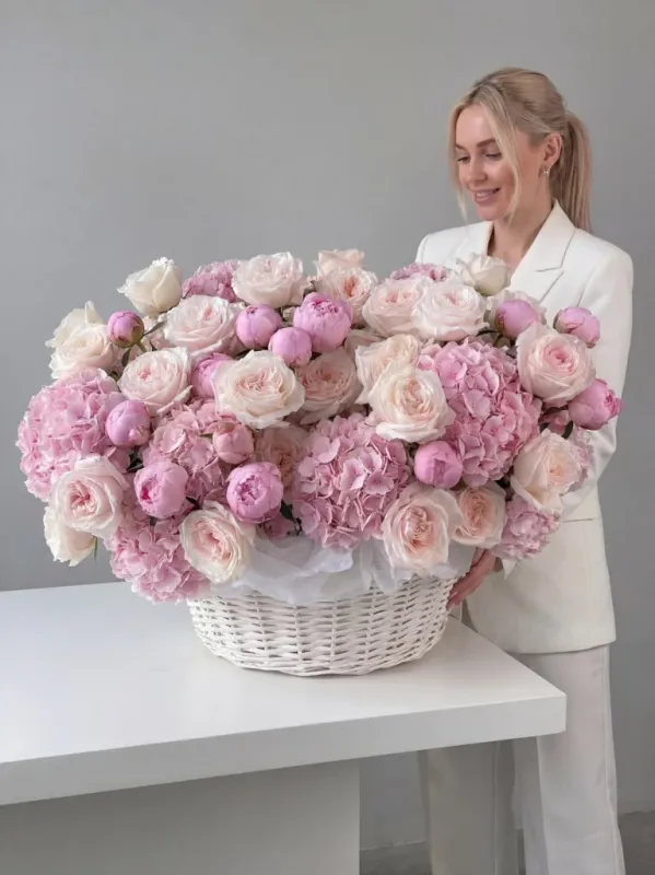 Букеты с ГОРТЕНЗИЯМИ Букет Поэма в цветах