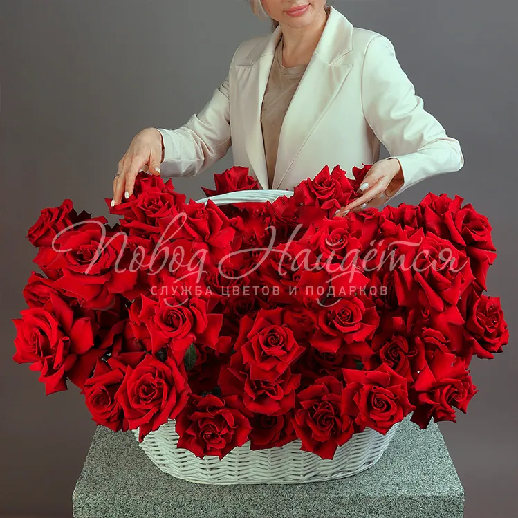 Розы в корзинах Корзина Искушенный красотой