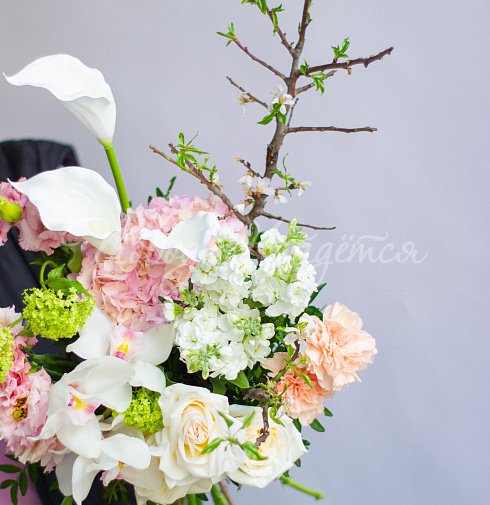 Букет Знакомый силуэт — Повод Найдется