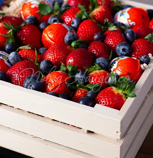 Корзина Праздничное настроение — Повод Найдется