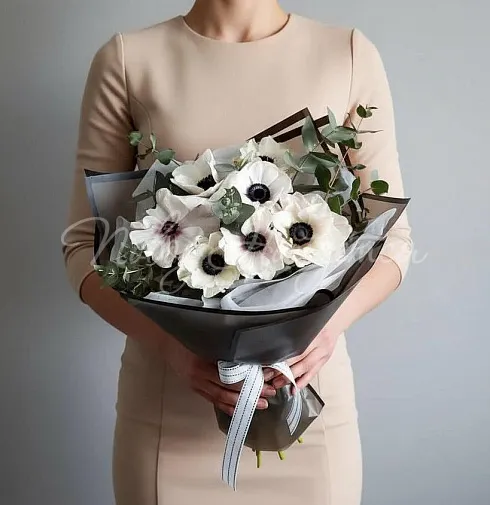 Букет 7 анемонов — Повод Найдется