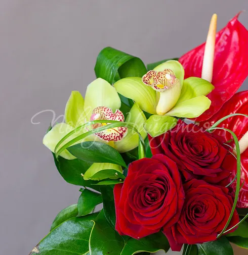 Цветочная композиция Композиция №46 — Повод Найдется