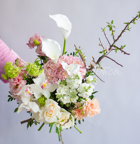 Букет Знакомый силуэт — Повод Найдется