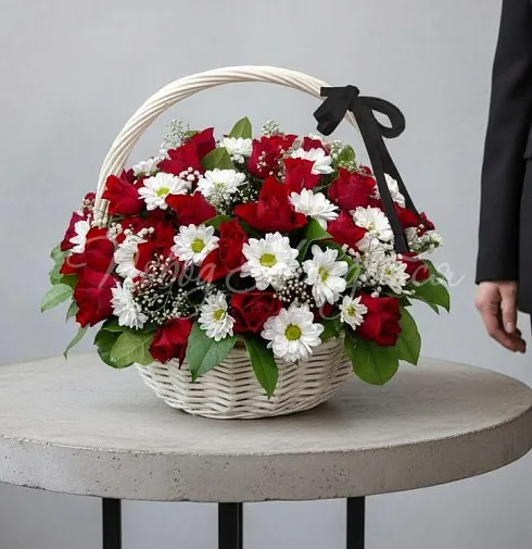 Букет Траурная корзина №4 — Повод Найдется