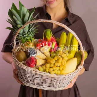 Корзины с ягодами в подарок: стильный, вкусный и полезный способ удивить близких