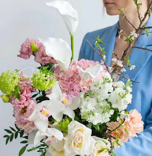 Букет Знакомый силуэт — Повод Найдется