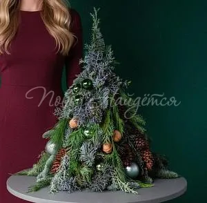 Новогодние композиции Цветочная композиция Сокровища мороза