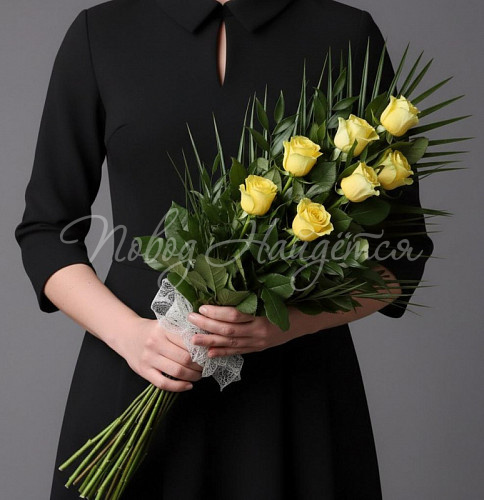 Траурные композиции Букет Траурный букет №9