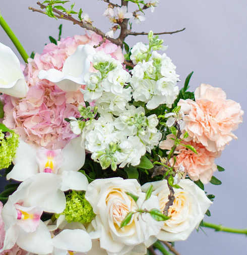 Букет Знакомый силуэт — Повод Найдется