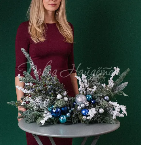 Цветочная композиция Зимний дворец — Повод Найдется