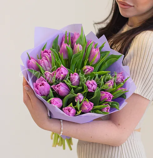 Букет 25 лавандовых тюльпанов — Повод Найдется