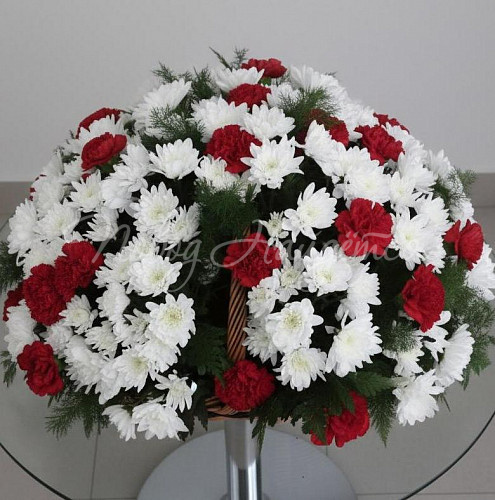 Траурные композиции Букет Траурная корзина №1