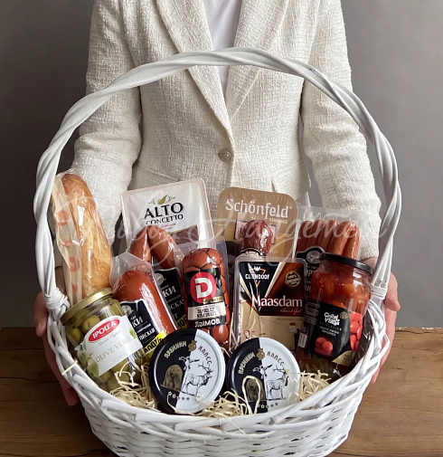 Корзина Сытная корзина — Повод Найдется