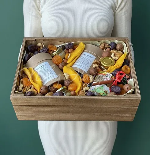 Большой набор орехов и сухофруктов