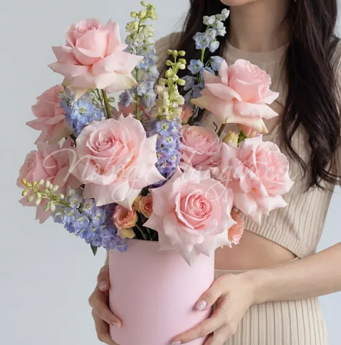 Цветы в шляпной коробке Корзина Монамур