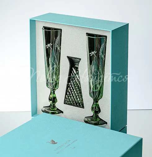 Набор хрустальных бокалов с вазой