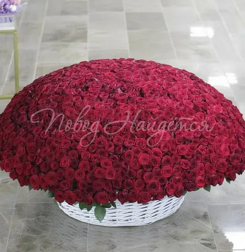 Букет 1001 роза в корзине — Повод Найдется