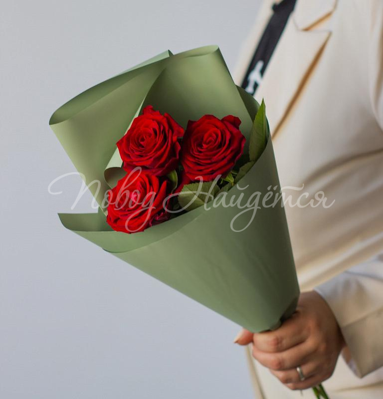 Детские букеты Букет 3 красные розы с бесплатной доставкой