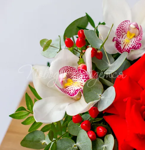 Цветочная композиция Композиция №122 — Повод Найдется