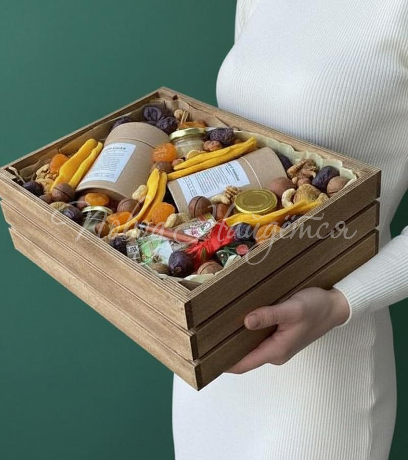 Большой набор орехов и сухофруктов