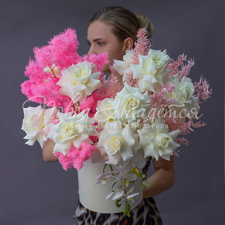 Корзина Яркая блондинка