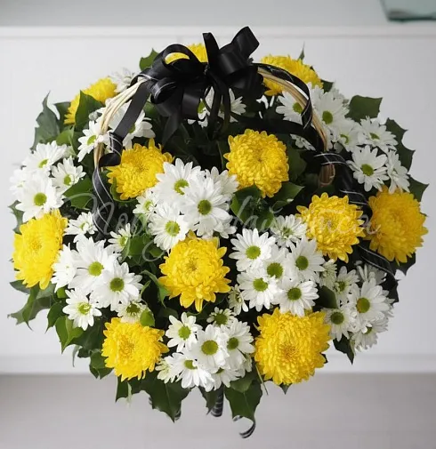 Букет Траурная корзина №7 — Повод Найдется