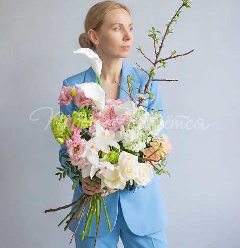 Букет Знакомый силуэт — Повод Найдется