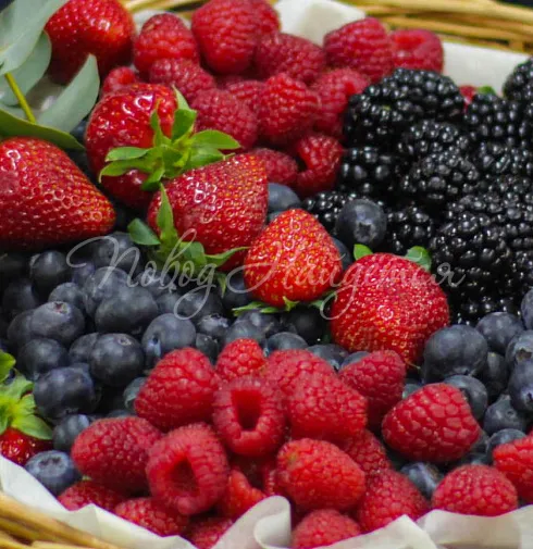 Корзина Ягодный микс — Повод Найдется