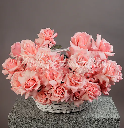 Корзина Любовь с акцентом — Повод Найдется