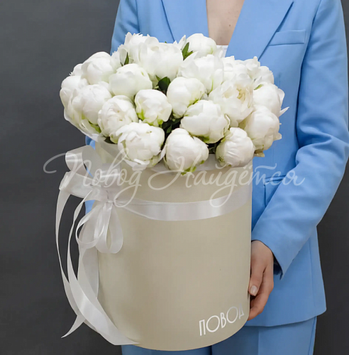 Цветы в шляпной коробке Корзина Шарлотта