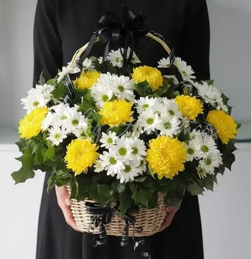 Букет Траурная корзина №7 — Повод Найдется