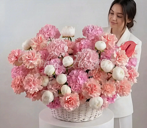 Букеты с ГОРТЕНЗИЯМИ Букет Источник счастья