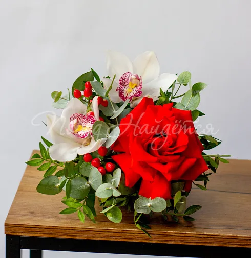 Цветочная композиция Композиция №122 — Повод Найдется