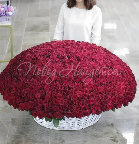 Букет 1001 роза в корзине — Повод Найдется