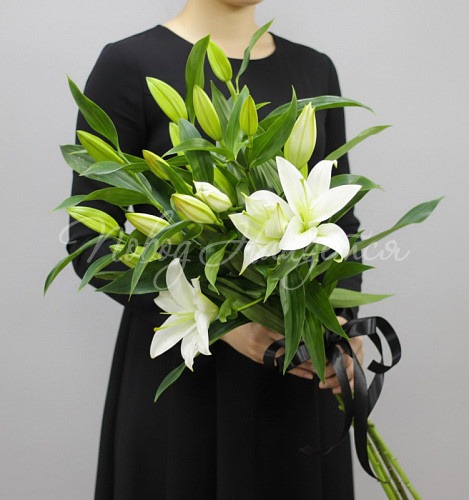 Траурные композиции Букет Траурный букет №17