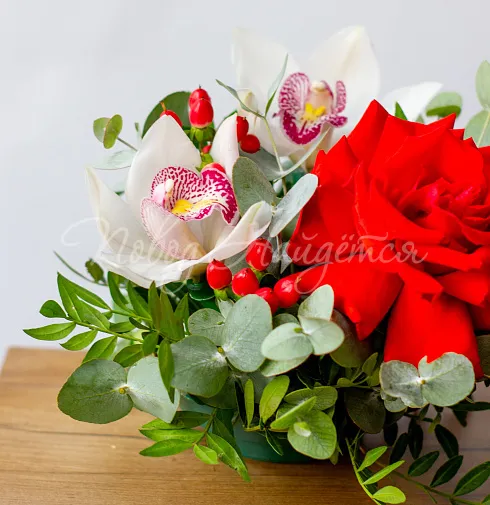 Цветочная композиция Композиция №122 — Повод Найдется